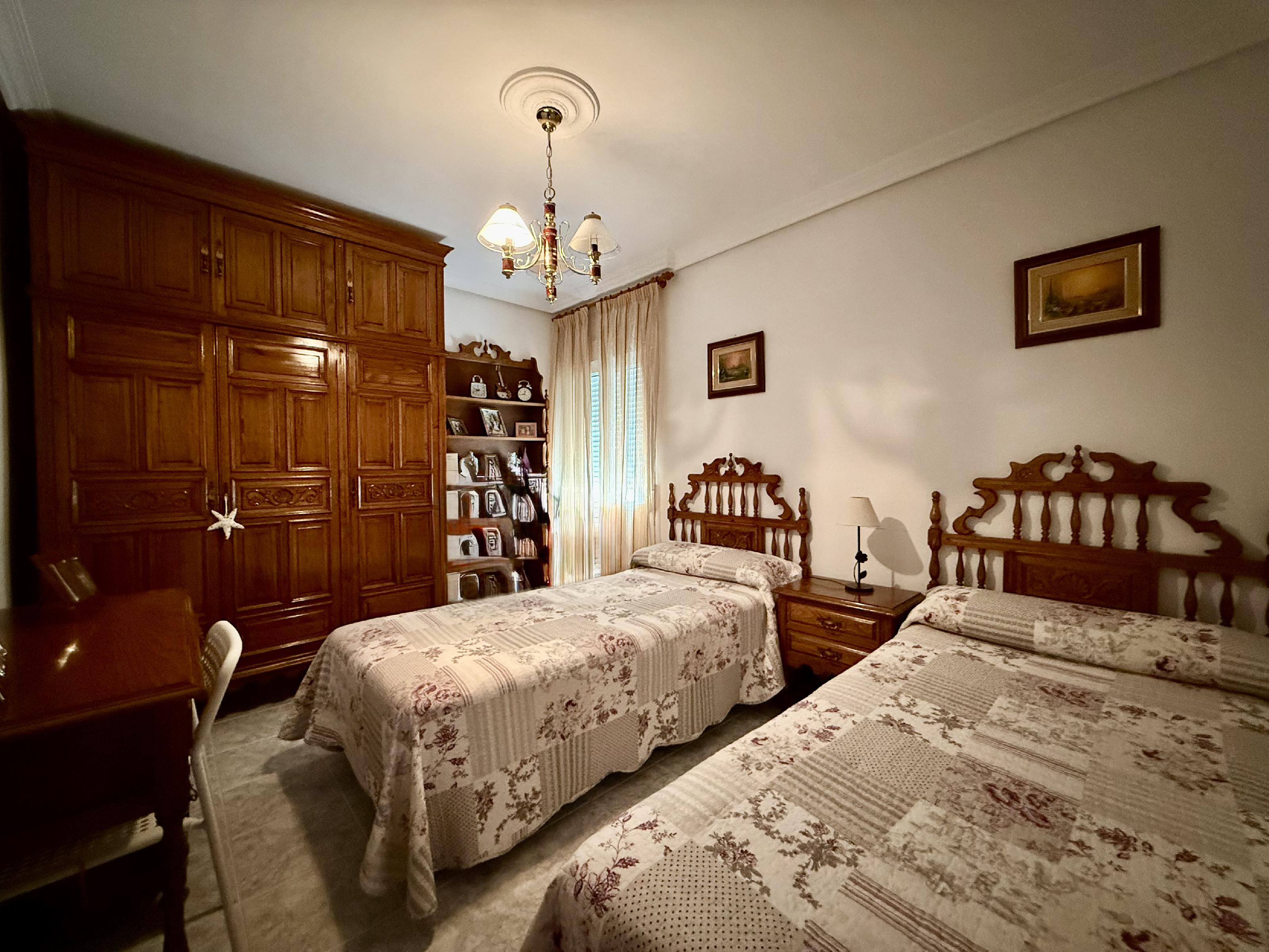 Imagen 10 Piso en venta en Torno El / Al lado del Ayuntamiento