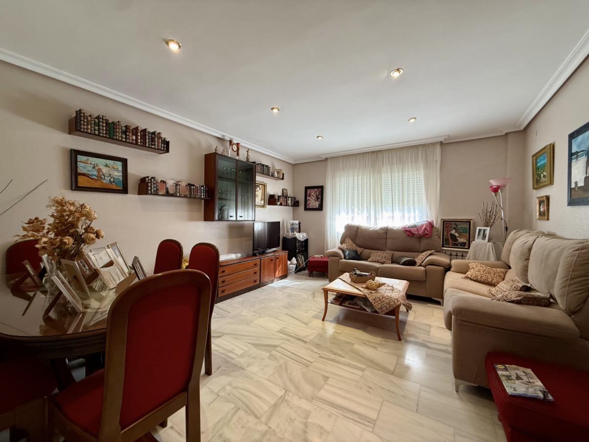 Imagen 2 Casa en venta en Almendralejo / En la Urbanización Las Pizarrillas