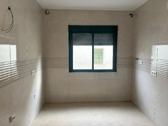 Imagen 7 Inmueble 290734 - Apartamento en venta en Casar De Cáceres / Situada en el centro del pueblo,cerca de la Pla...