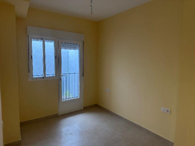 Imagen 5 Inmueble 290734 - Apartamento en venta en Casar De Cáceres / Situada en el centro del pueblo,cerca de la Pla...