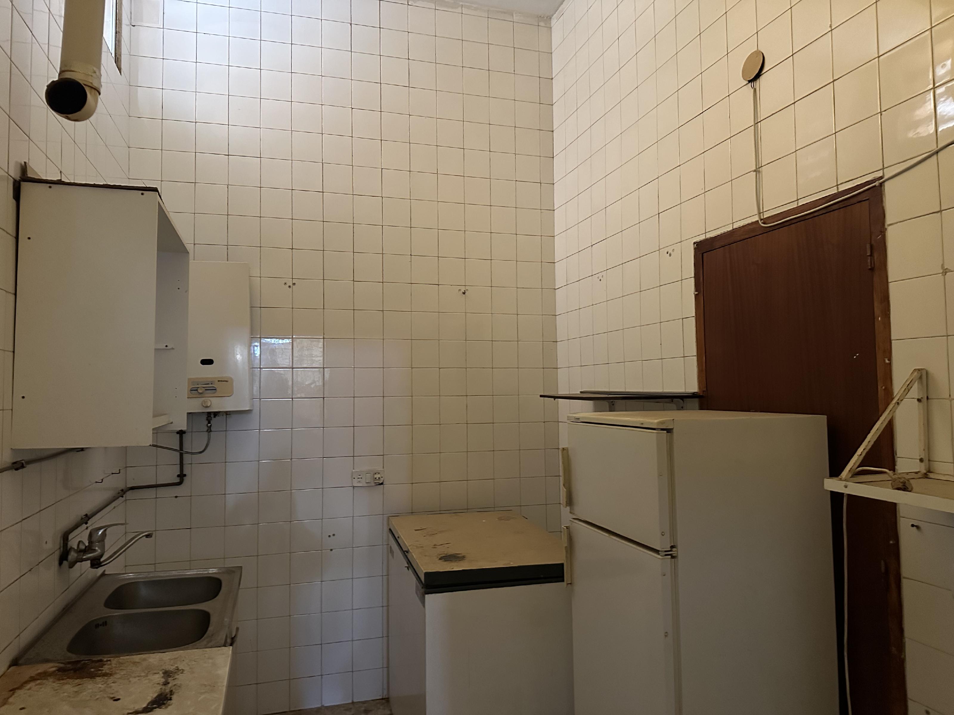 Imagen 12 Local Comercial en alquiler en Cáceres /  Zona de la biblioteca pública