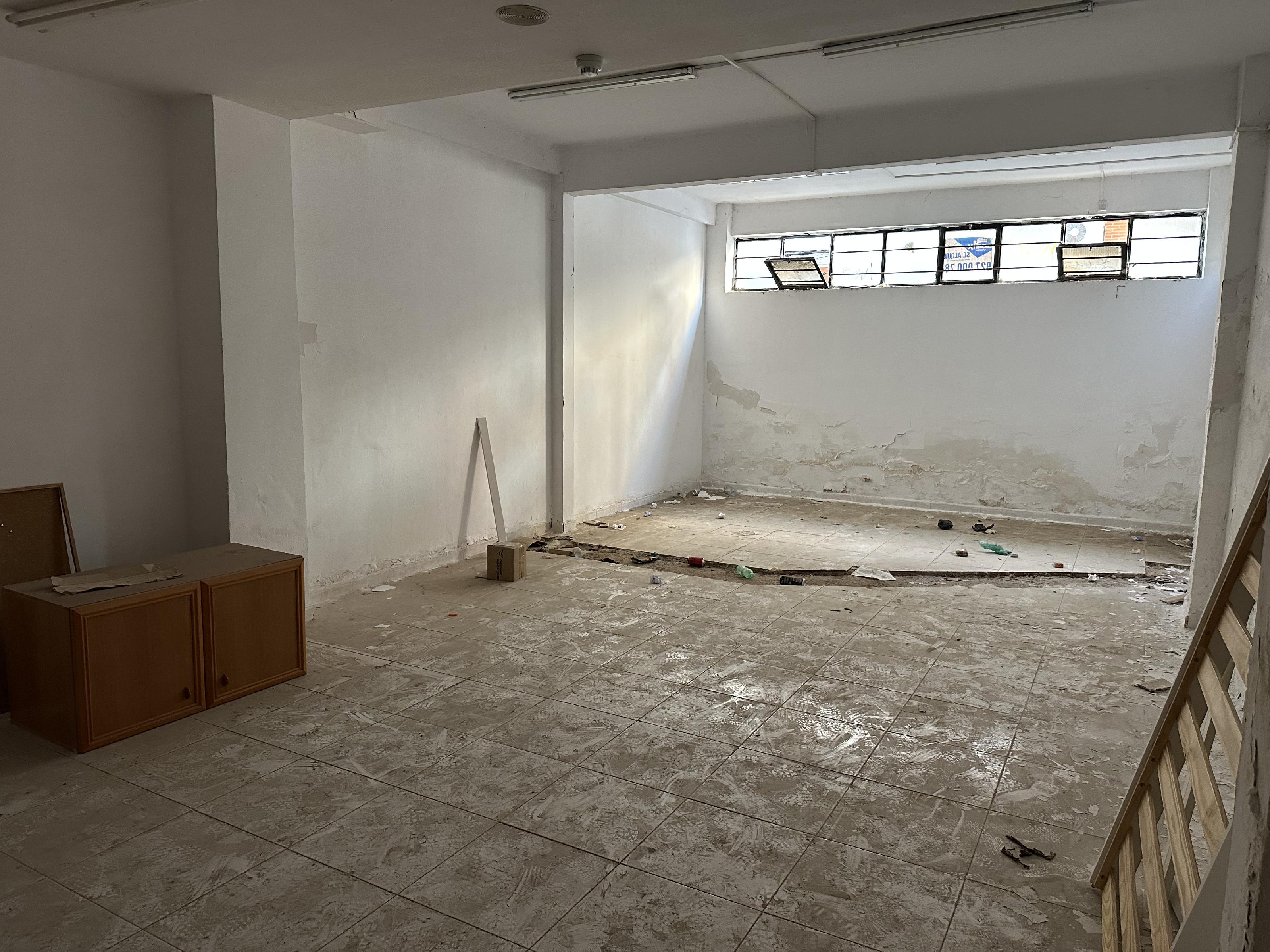 Imagen 12 Local Comercial en venta en Cáceres / Centro De Cáceres