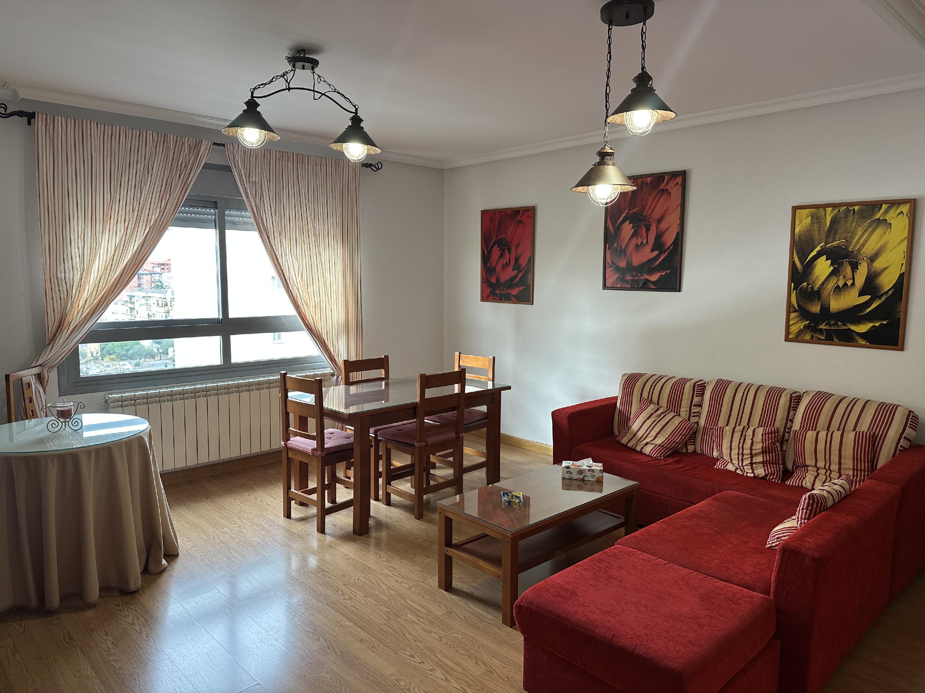 Imagen 2 Piso en venta en Cáceres / Zona de Rodeo - Cerca de centro