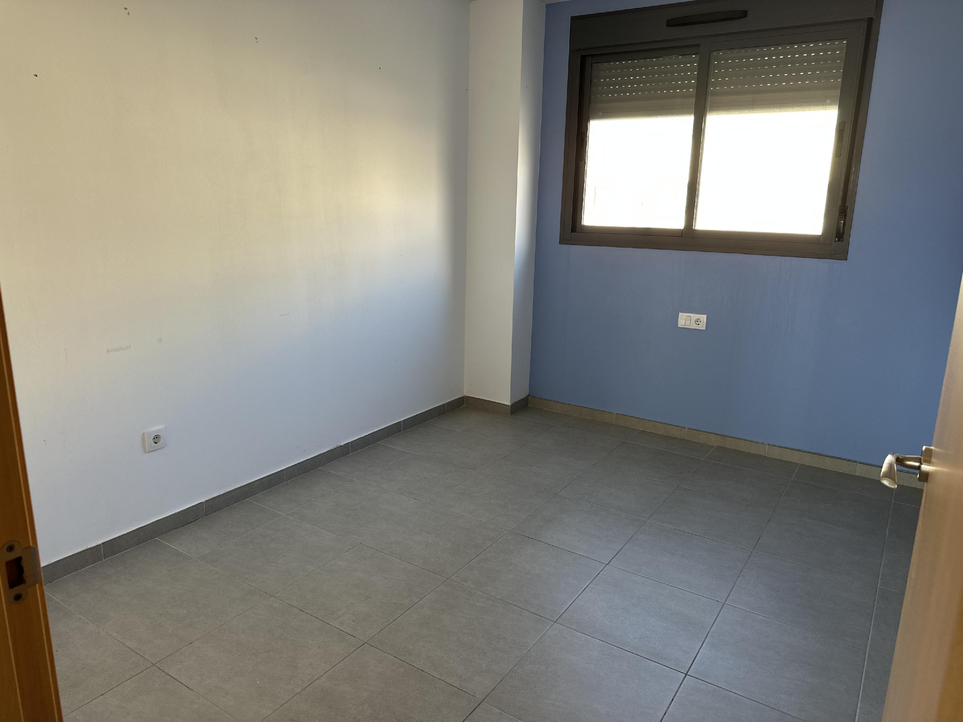 Imagen 7 Piso en venta en Cáceres / Zona tranquila con edificios de reciente construcción