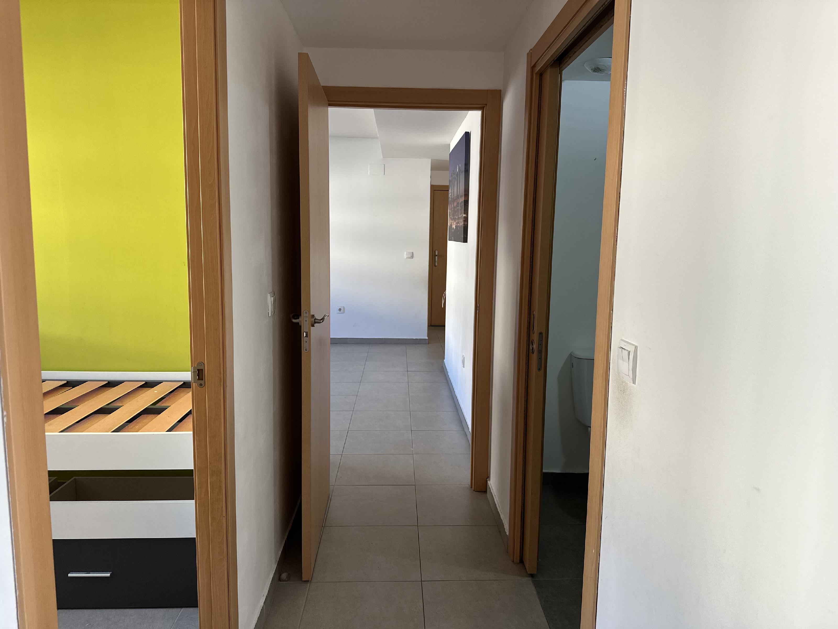 Imagen 10 Piso en venta en Cáceres / Zona tranquila con edificios de reciente construcción