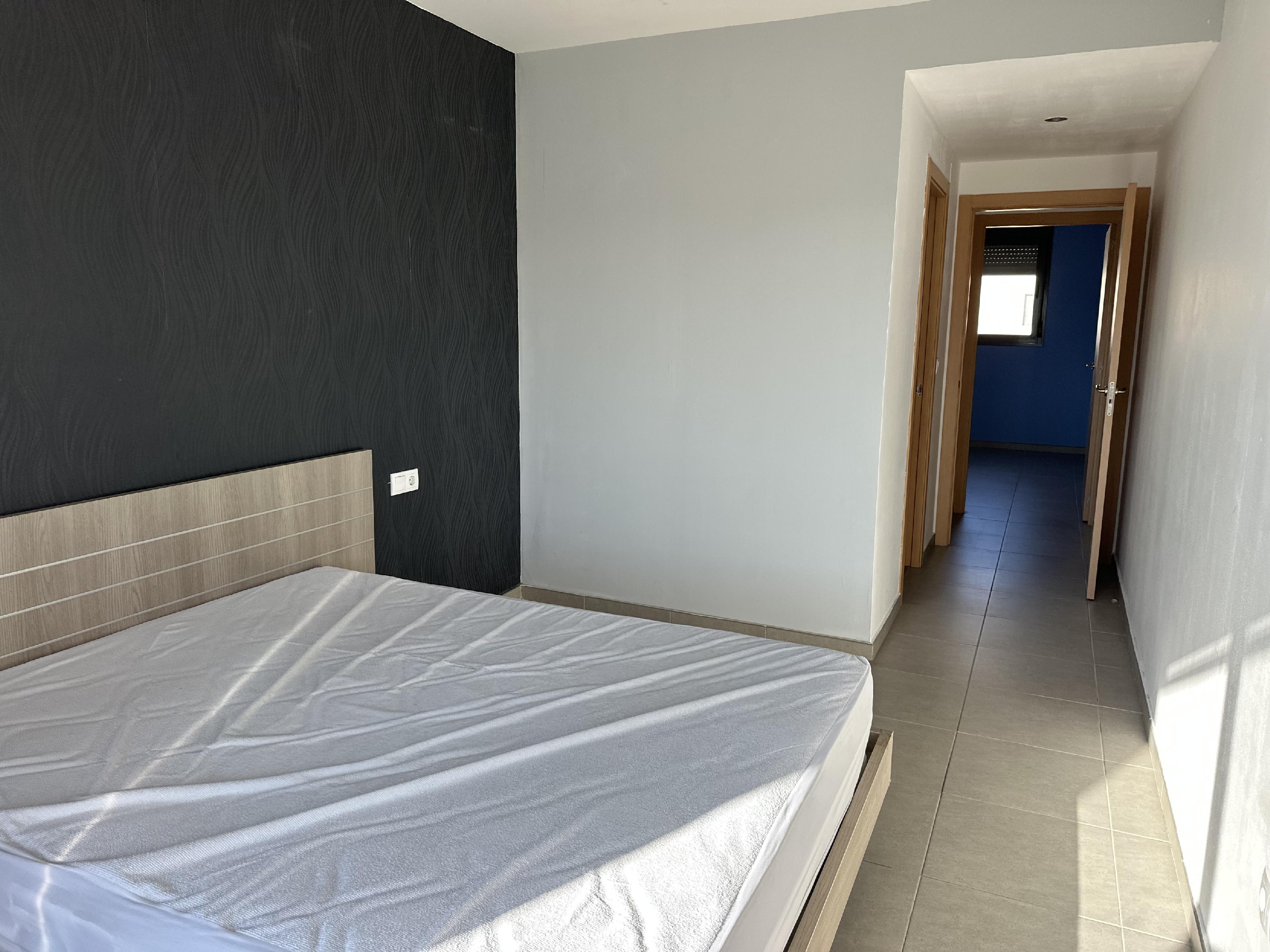 Imagen 14 Piso en venta en Cáceres / Zona tranquila con edificios de reciente construcción