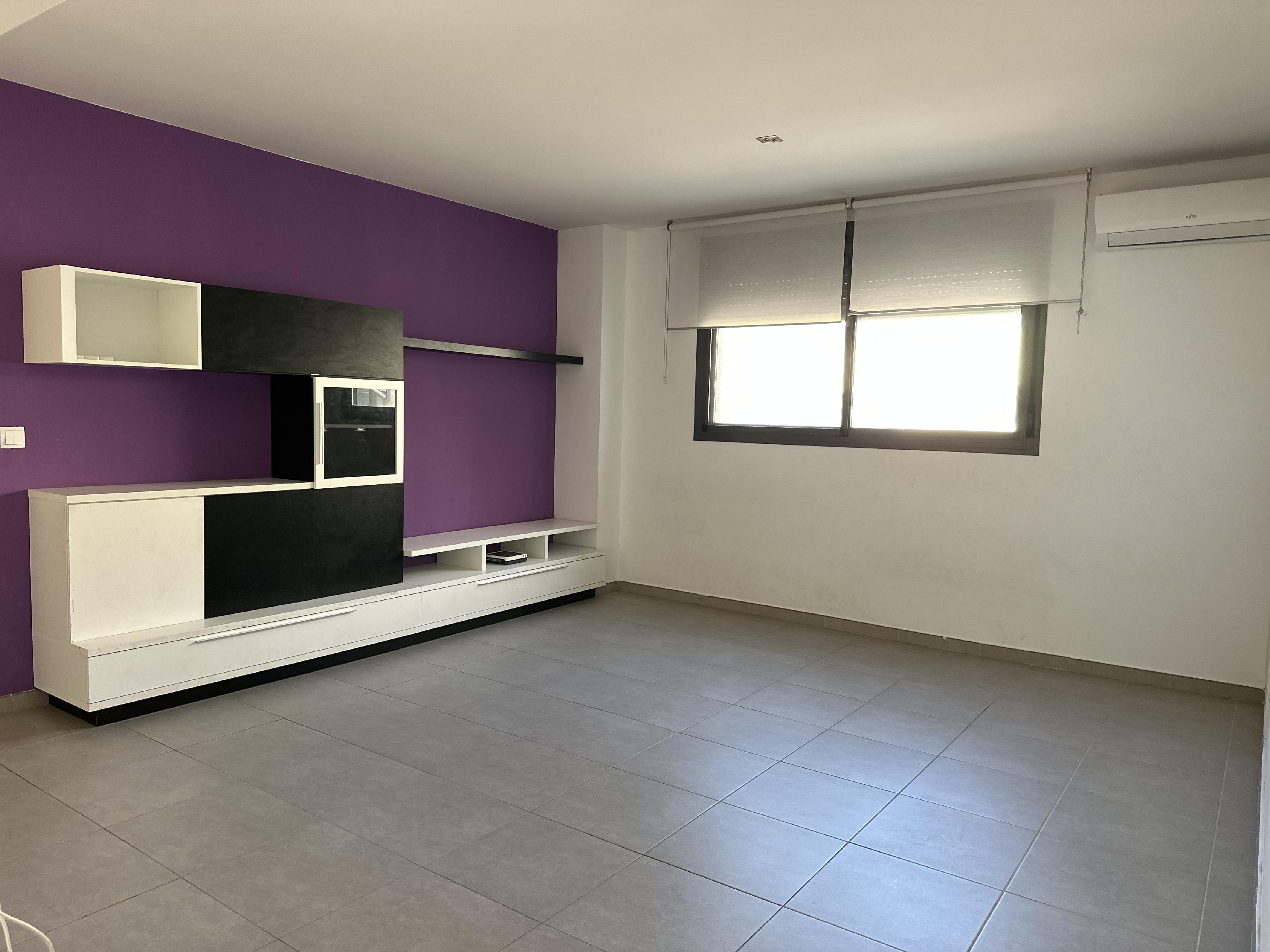 Imagen 19 Piso en venta en Cáceres / Zona tranquila con edificios de reciente construcción