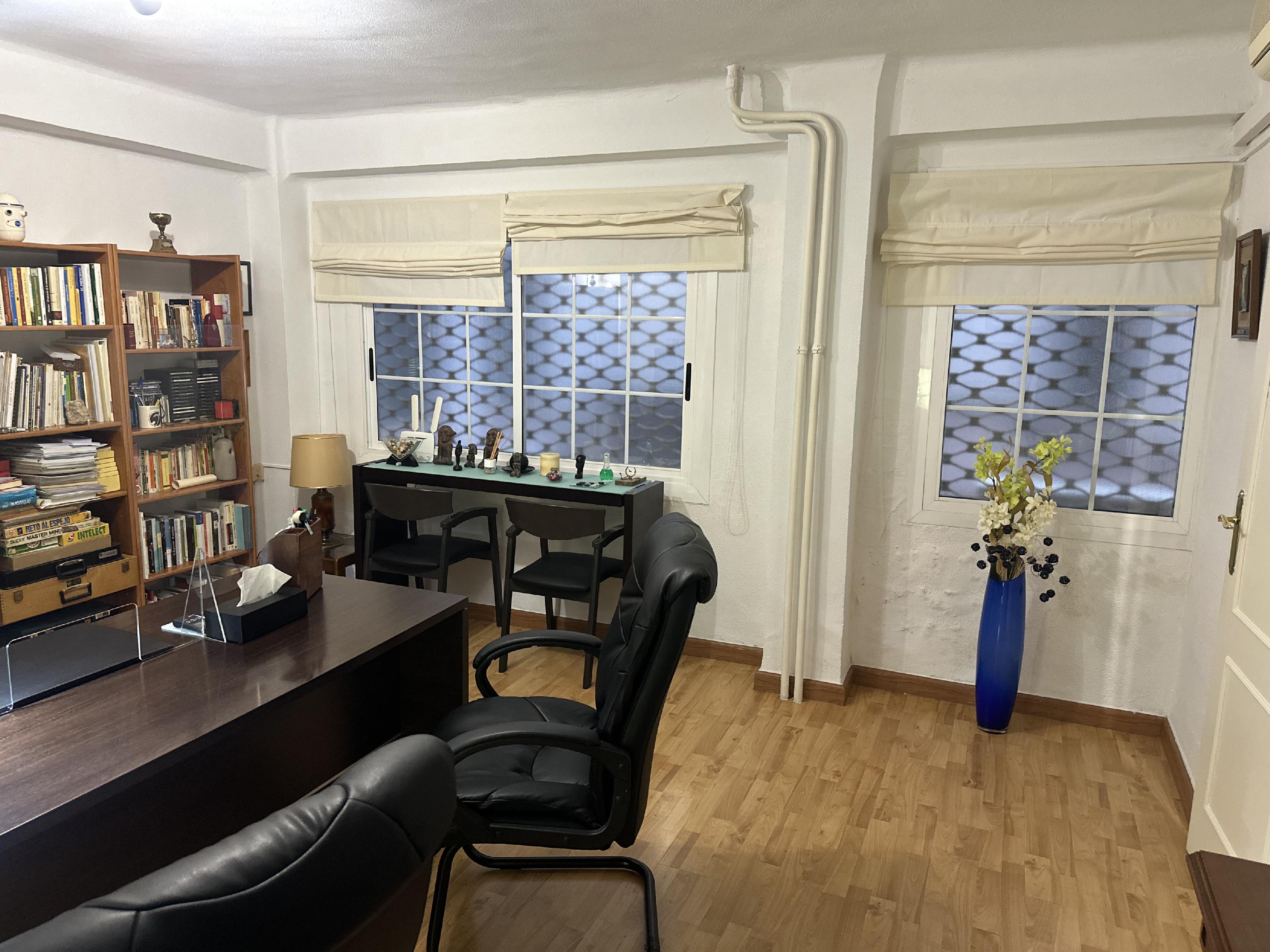 Imagen 11 Oficina Comercial en venta en Cáceres / Centro de Cáceres