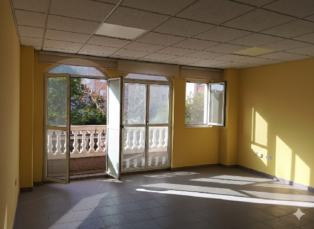 Imagen 4 Inmueble 299693 - Local Comercial en venta en Cáceres / Zona Ruta de la Plata