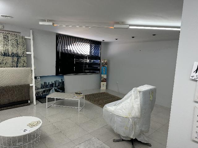 Imagen 5 Inmueble 299888 - Local Industrial en alquiler en Cáceres / Junto a vistahermosa