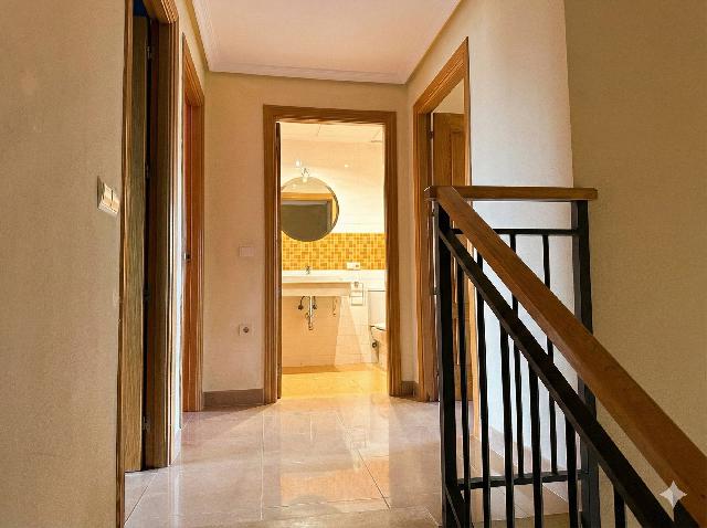 Imagen 9 Inmueble 300441 - Casa Adosada en venta en Cáceres / Zona casa plata