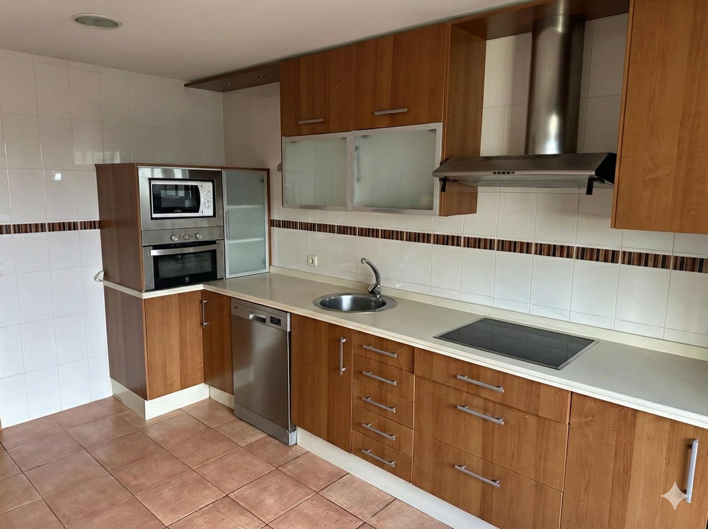 Imagen 7 Casa Adosada en venta en Cáceres / Zona casa plata