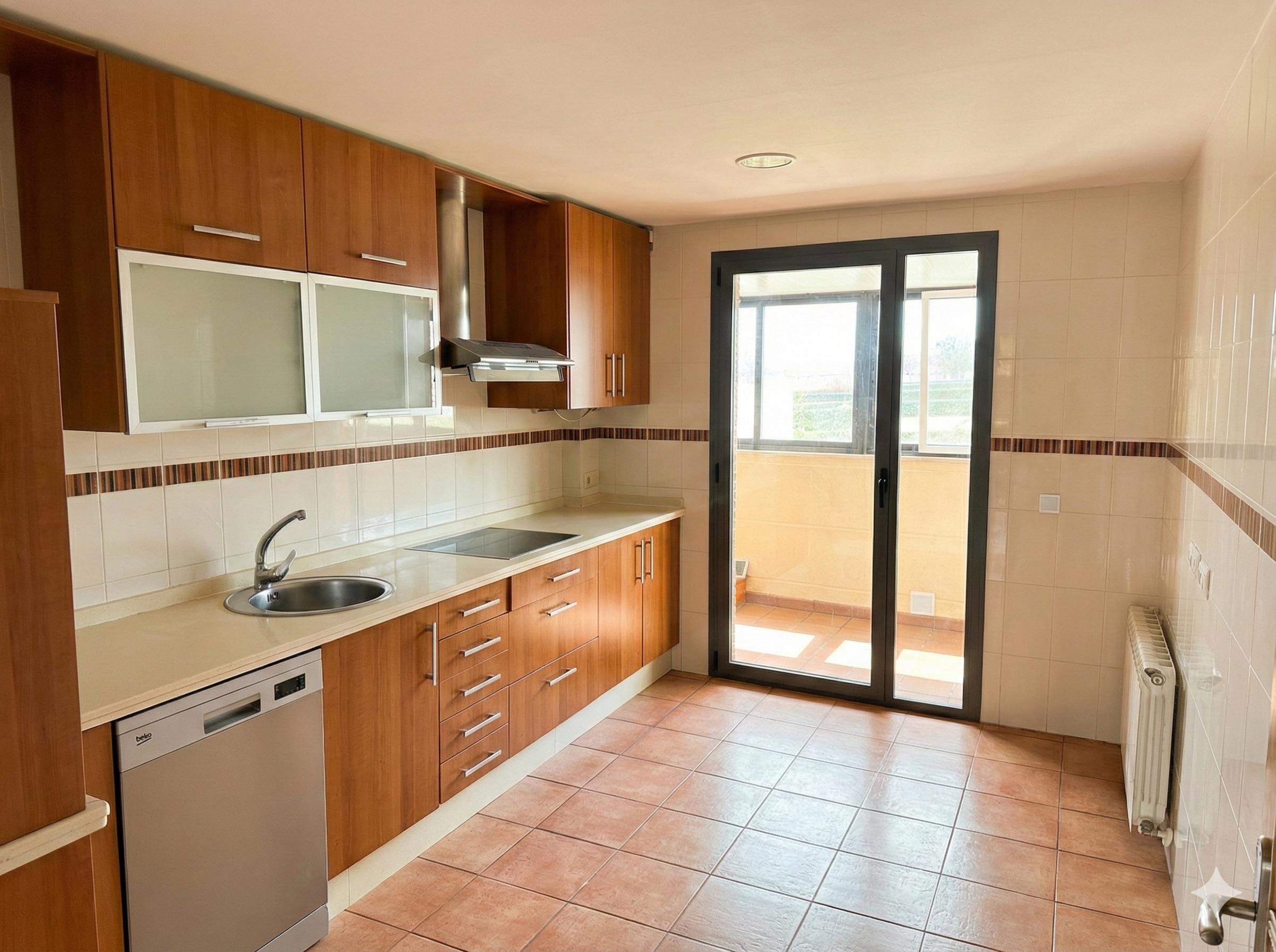 Imagen 22 Casa Adosada en venta en Cáceres / Zona casa plata