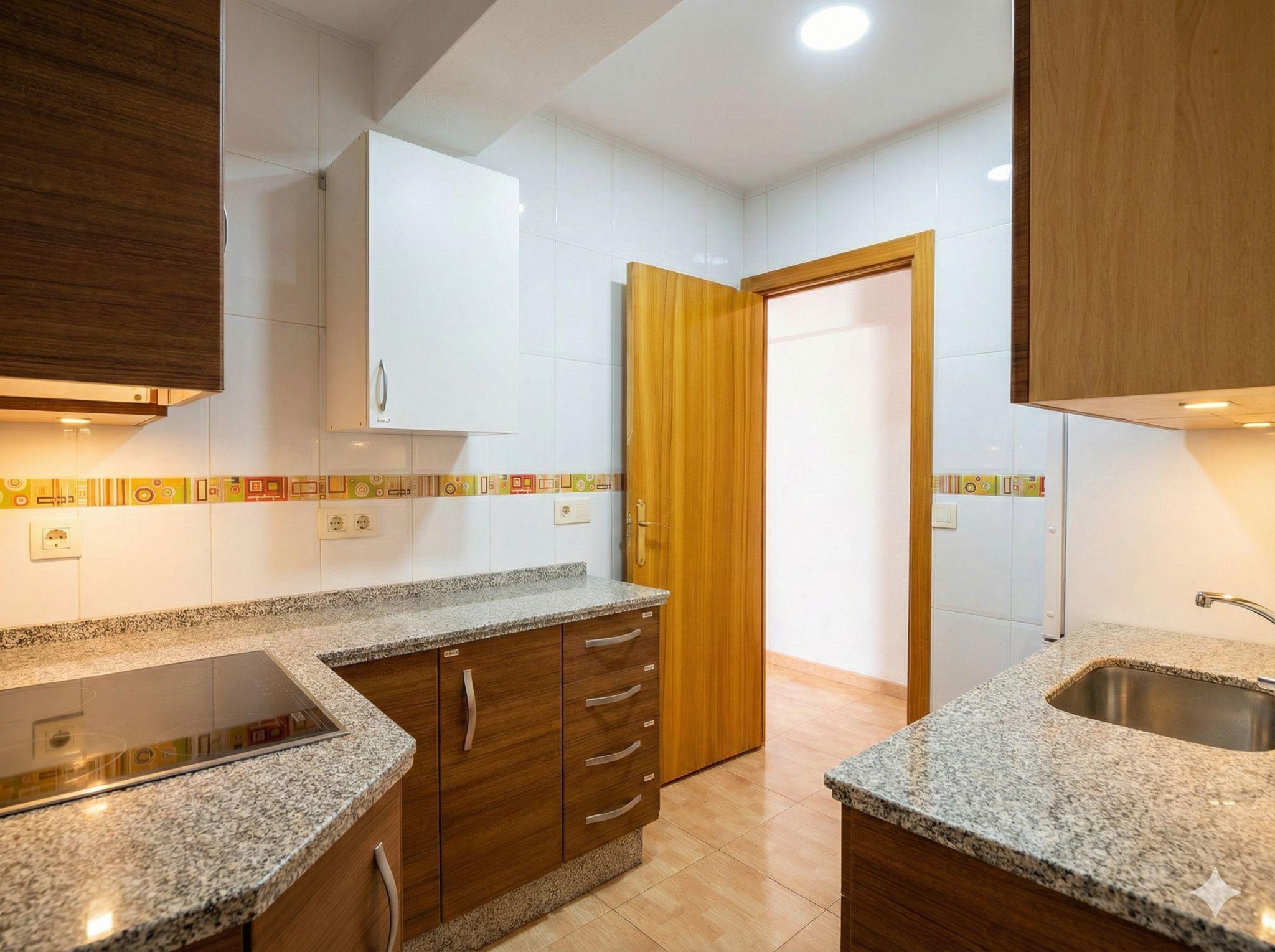 Imagen 1 Piso en venta en Cáceres / Zona muy cerca a Cruz de los Caídos