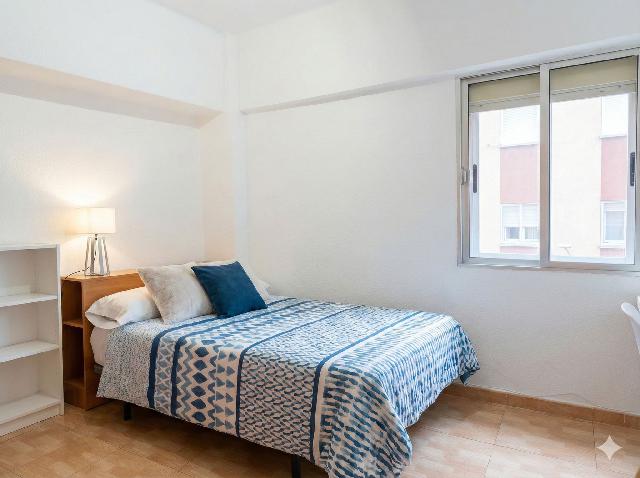 Imagen 2 Inmueble 300482 - Piso en venta en Cáceres / Zona muy cerca a Cruz de los Caídos