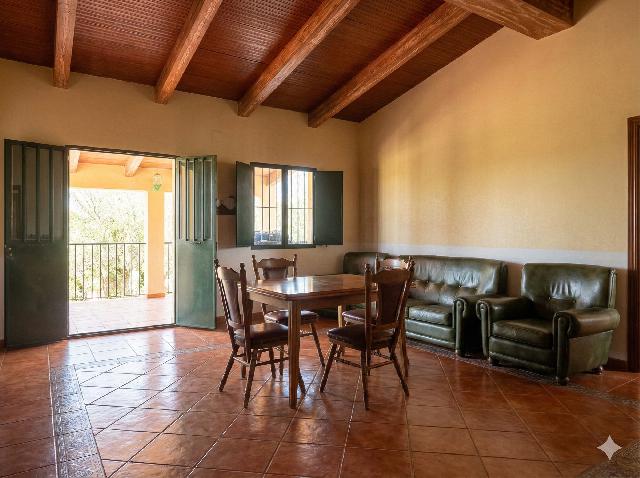 Imagen 1 Inmueble 300524 - Casa Rústica en venta en Montánchez / Zona de Robledo, Montánchez