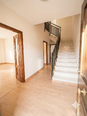 Imagen 3 Inmueble 300810 - Casa en venta en Cáceres / Zona de Montesol