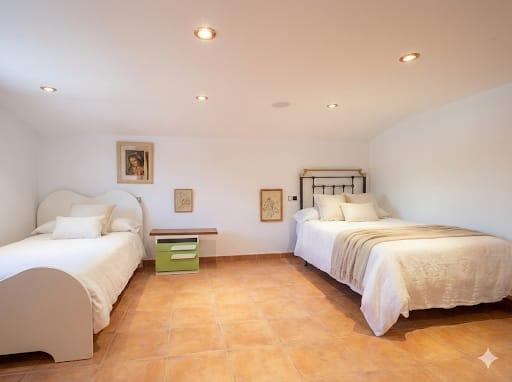 Imagen 2 Inmueble 300944 - Casa Adosada en venta en Casar De Cáceres / Cerca del Centro de Salud