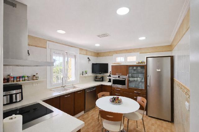 Imagen 5 Inmueble 301912 - Casa Aislada en venta en Malpartida De Cáceres / Urbanización Las Arenas 