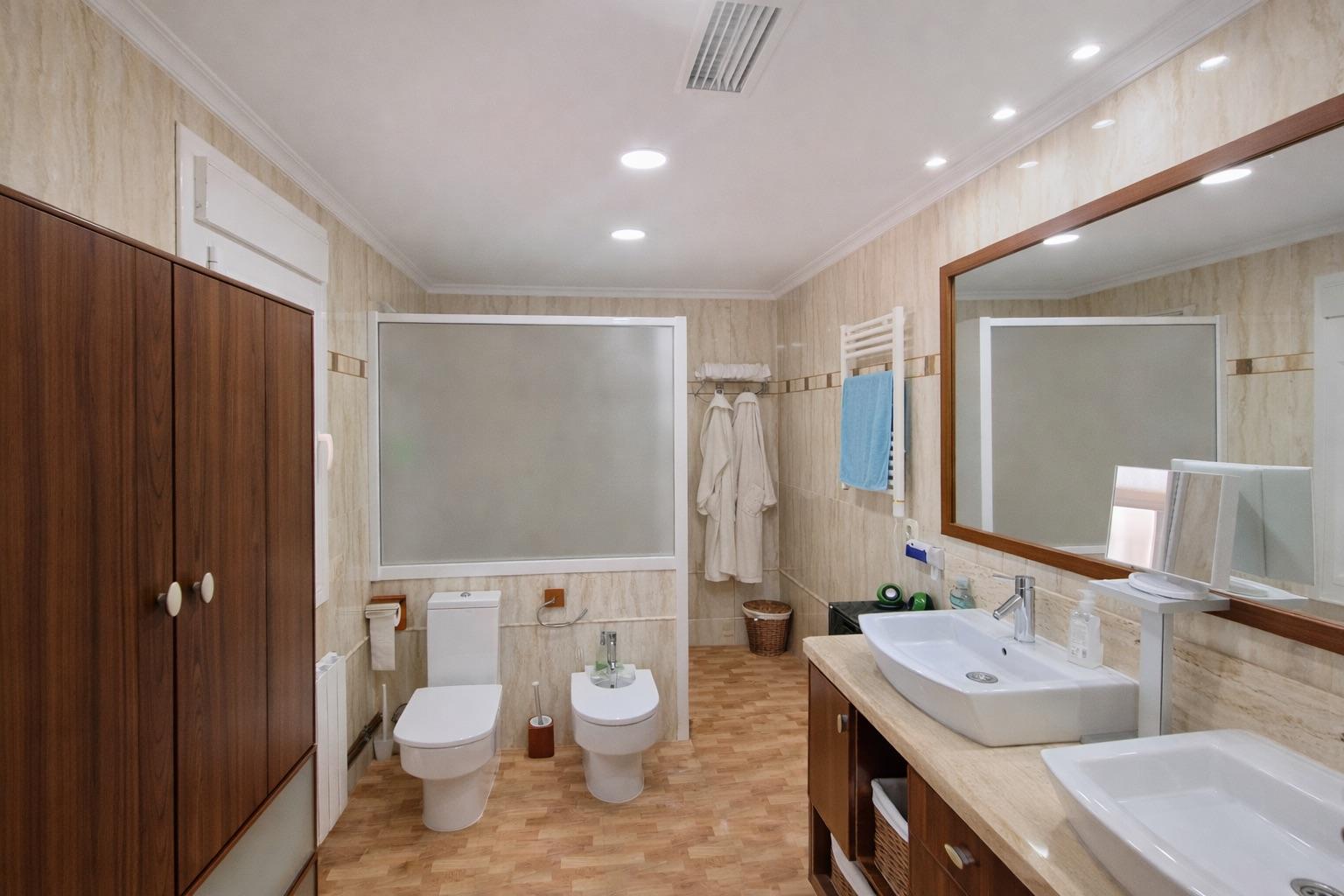 Imagen 10 Casa Aislada en venta en Malpartida De Cáceres / Urbanización Las Arenas 