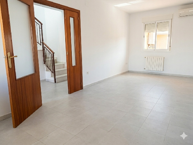 Imagen 1 Inmueble 302020 - Casa en venta en Cáceres / Zona de La Cañada