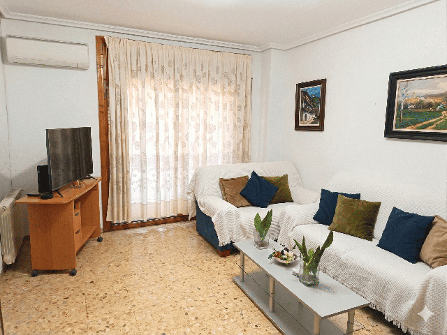 Imagen 5 Inmueble 302163 - Piso en venta en Cáceres / Muy próximo a  la Cruz de  los Caídos