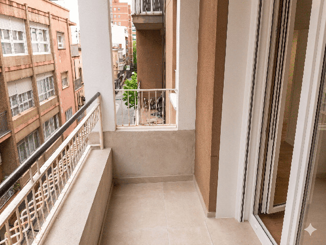 Imagen 2 Inmueble 302213 - Piso en venta en Cáceres / Muy cerca del Paseo de Cánovas