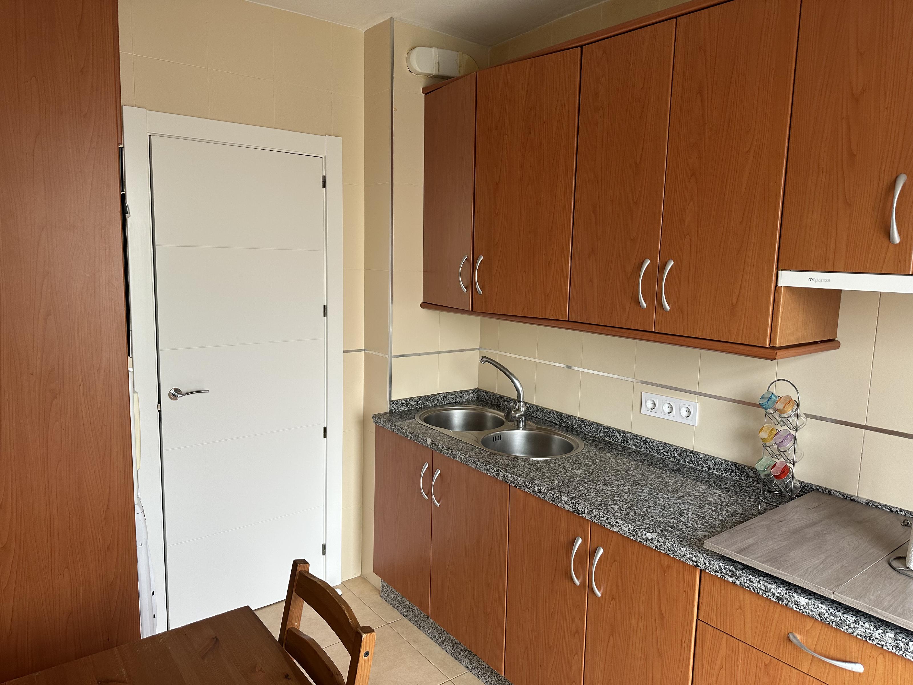 Imagen 2 Piso en alquiler en Cáceres / Zona cercana a centro y Ruta De La Plata