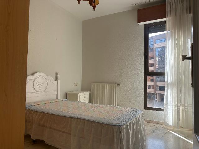 Imagen 7 Inmueble 302645 - Piso en alquiler en Cáceres / Calle Gil Cordero
