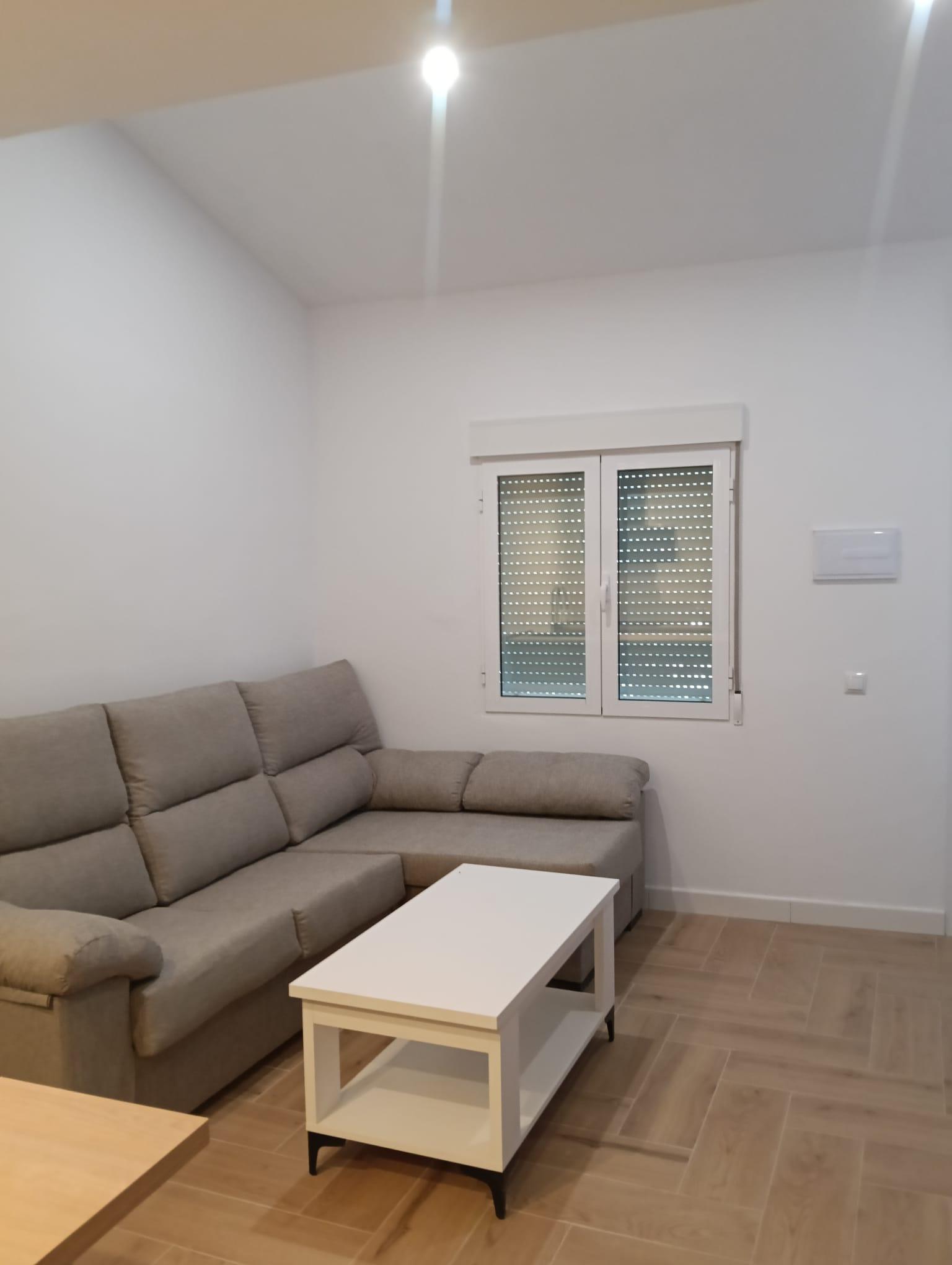 Imagen 4 Casa en alquiler en Cáceres / Zona de Llopis.