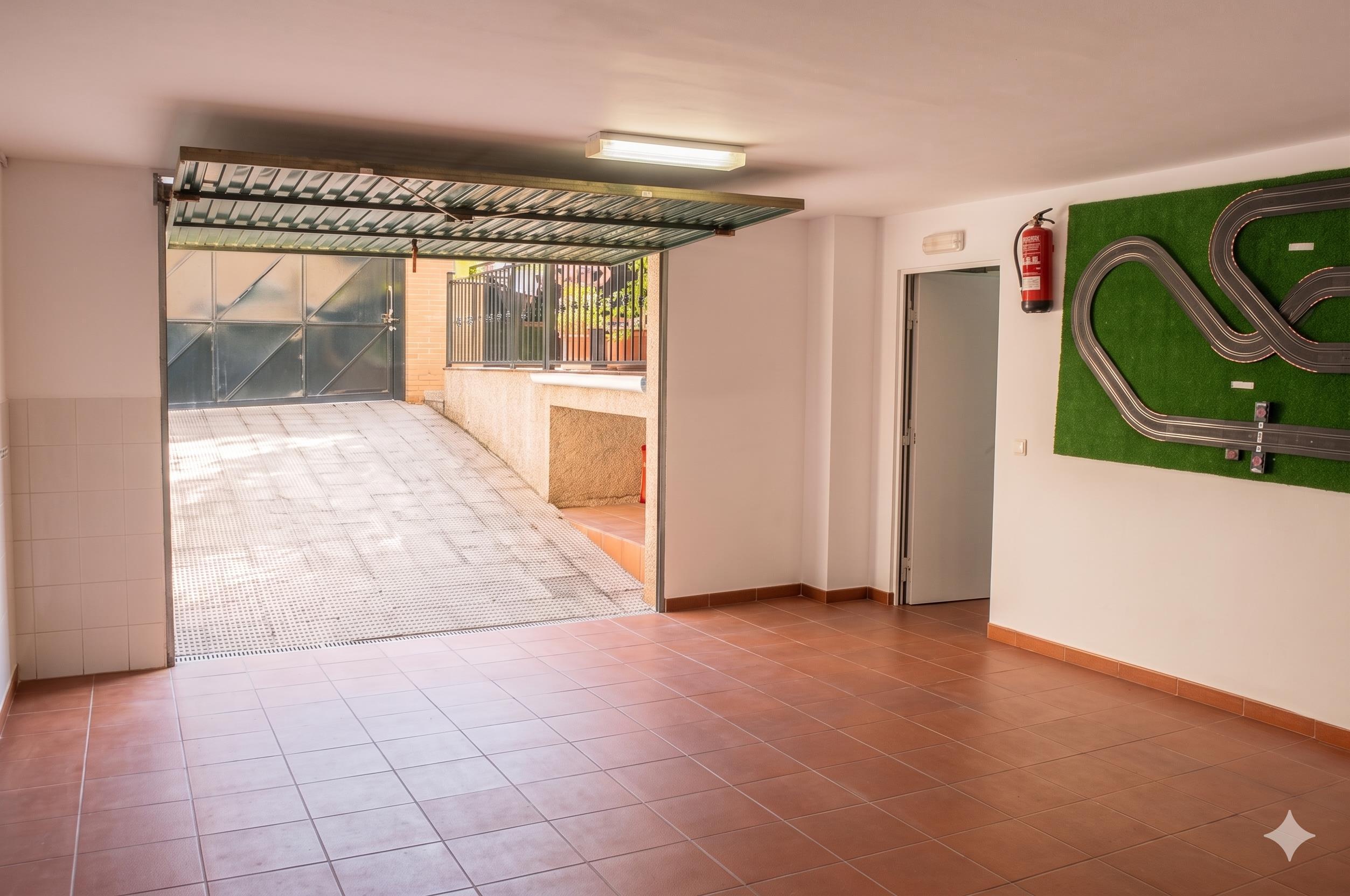 Imagen 18 Casa Adosada en venta en Cáceres / Zona de Montesol
