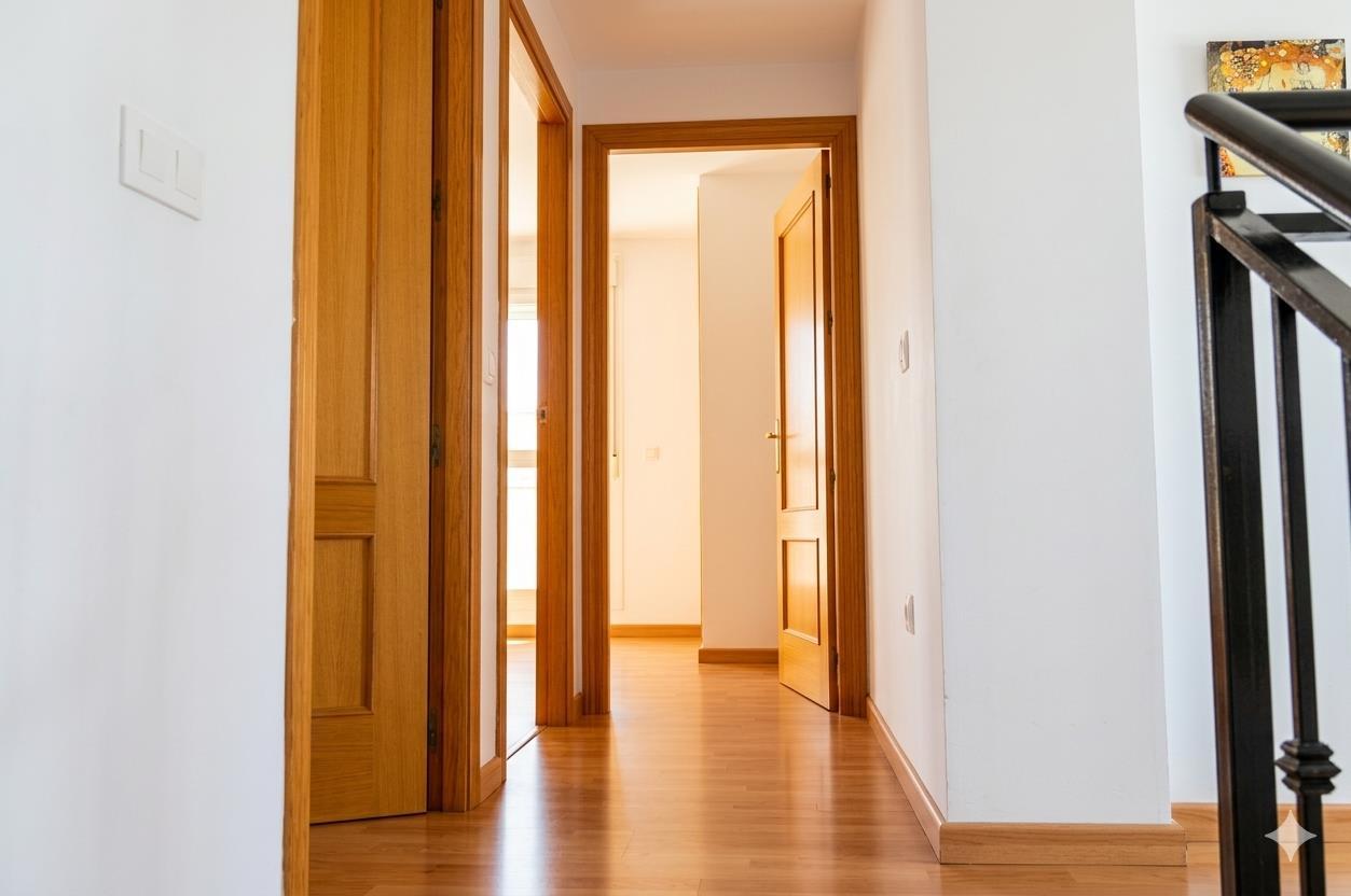 Imagen 30 Casa Adosada en venta en Cáceres / Zona de Montesol