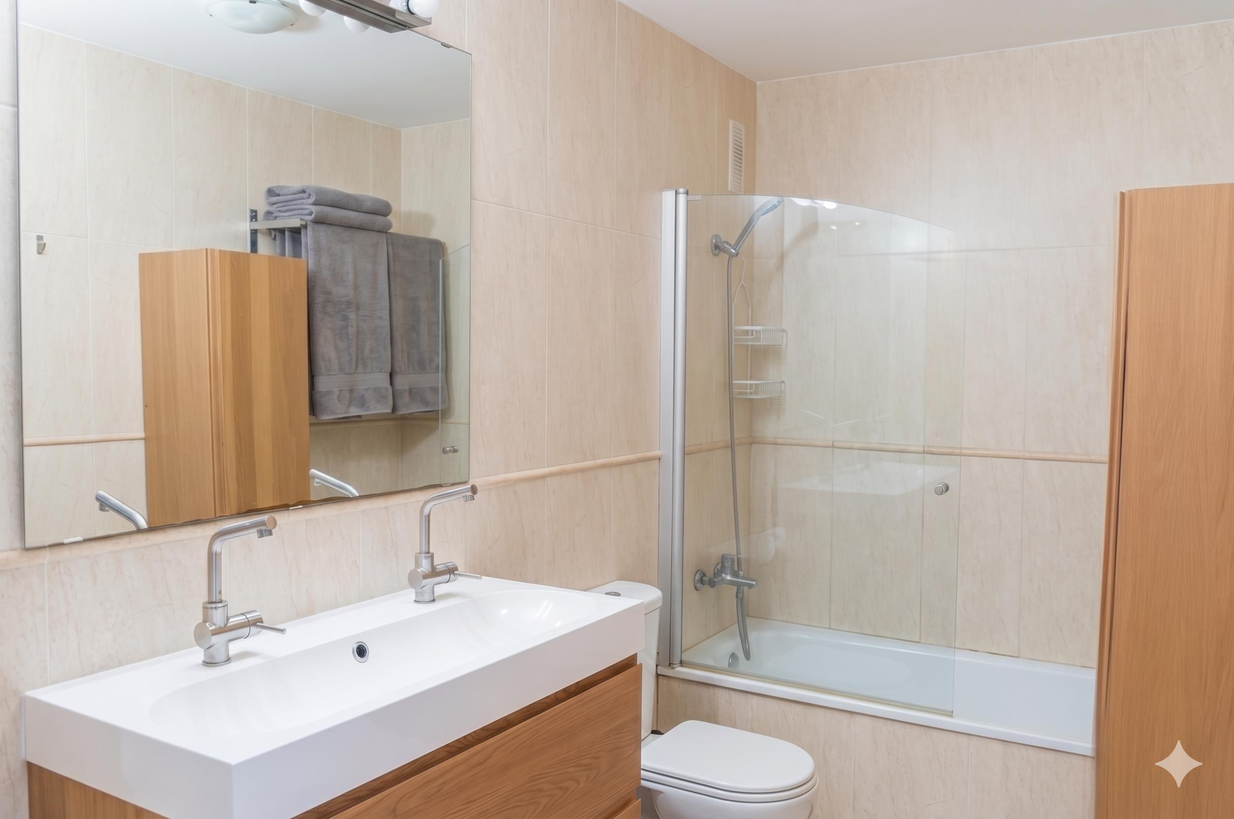 Imagen 26 Casa Adosada en venta en Cáceres / Zona de Montesol