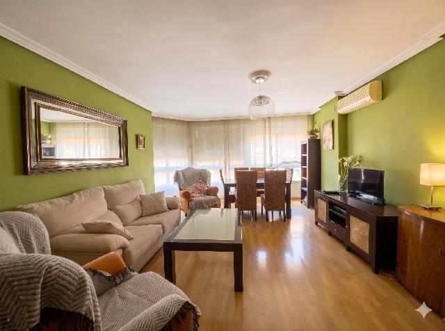 Imagen 1 Inmueble 303247 - Piso en alquiler en Cáceres / Zona Isabel de Moctezuma