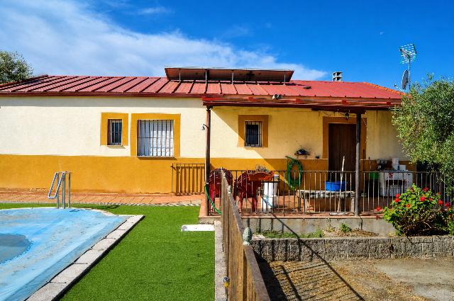 Imagen 15 Inmueble 303728 - Casa Rústica en venta en Alcuéscar / Piscina de Alcuescar