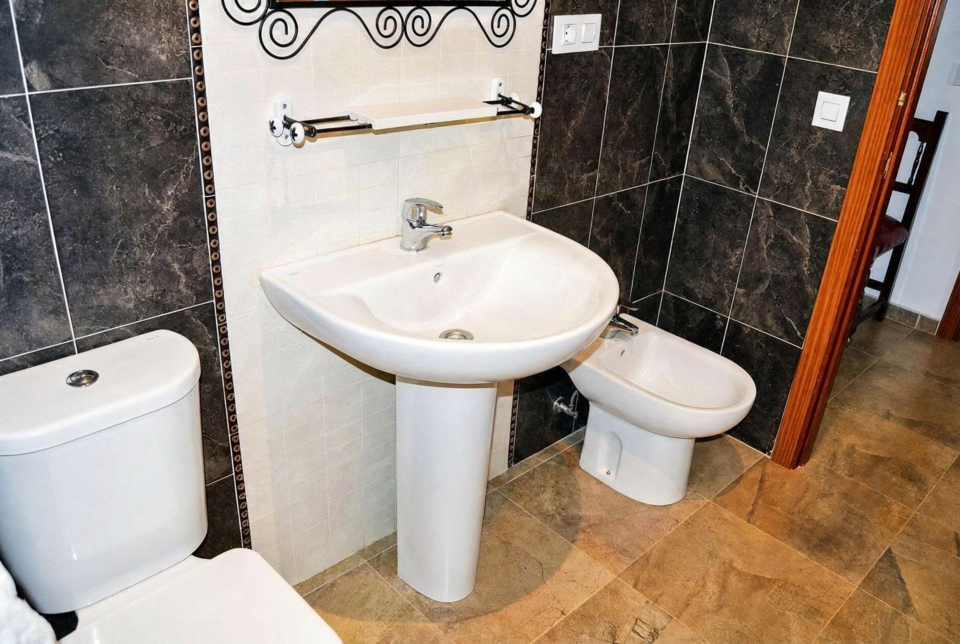 Imagen 17 Casa Rústica en venta en Alcuéscar / Piscina de Alcuescar