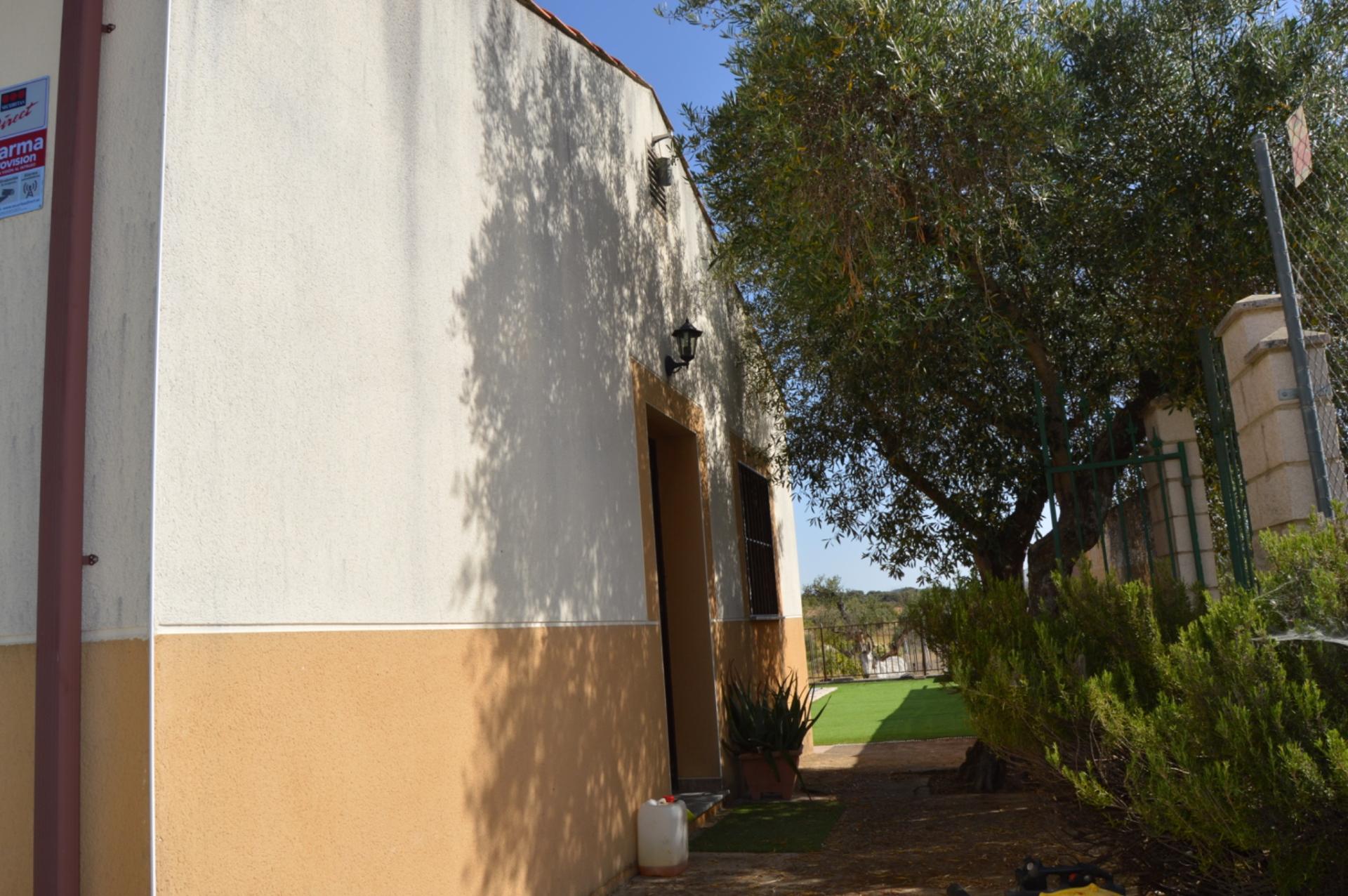 Imagen 33 Casa Rústica en venta en Alcuéscar / Piscina de Alcuescar