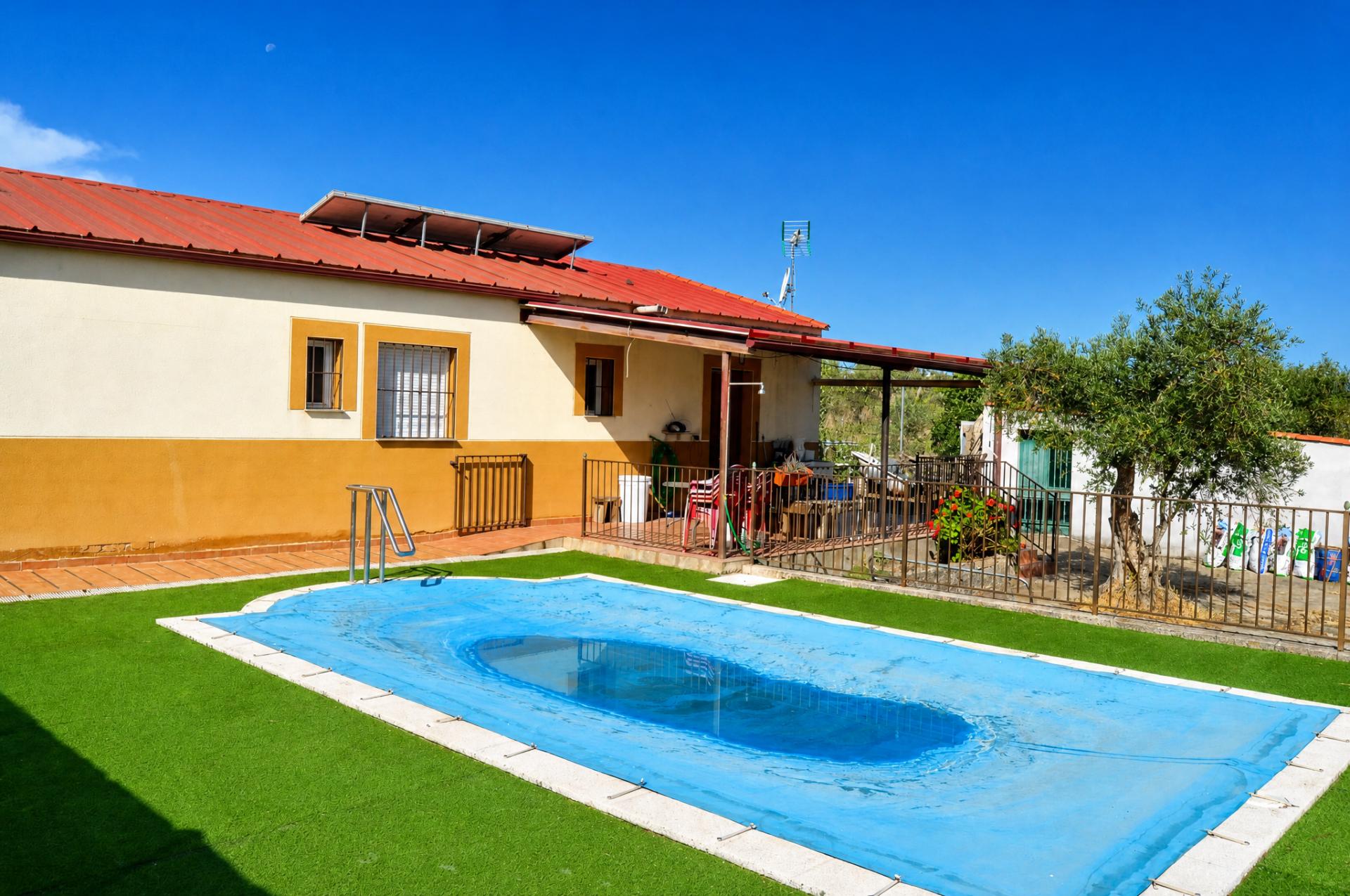 Imagen 1 Casa Rústica en venta en Alcuéscar / Piscina de Alcuescar