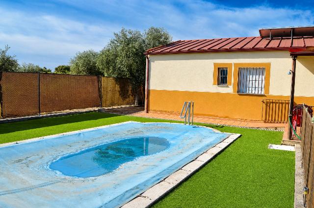 Imagen 42 Inmueble 303728 - Casa Rústica en venta en Alcuéscar / Piscina de Alcuescar