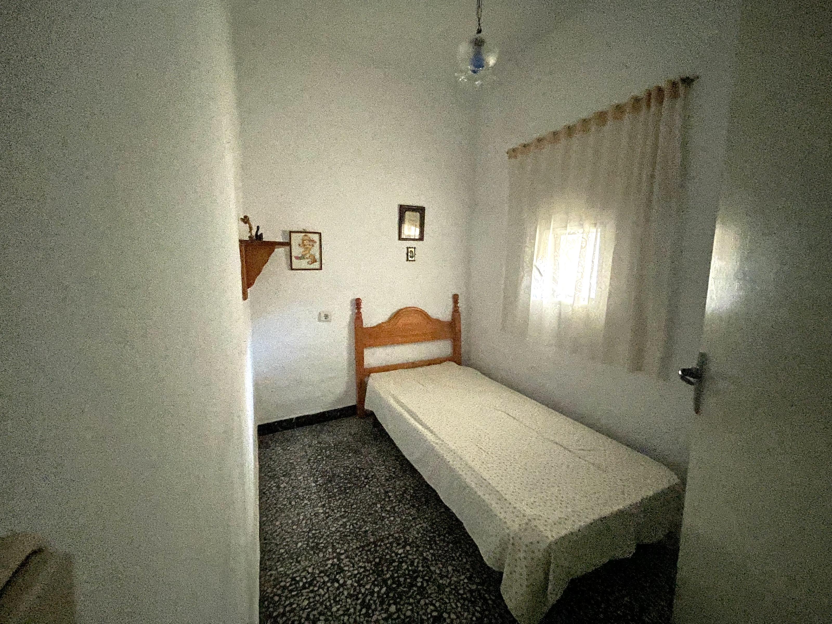Imagen 10 Casa Adosada en venta en Montánchez / Entrada de Montanchez