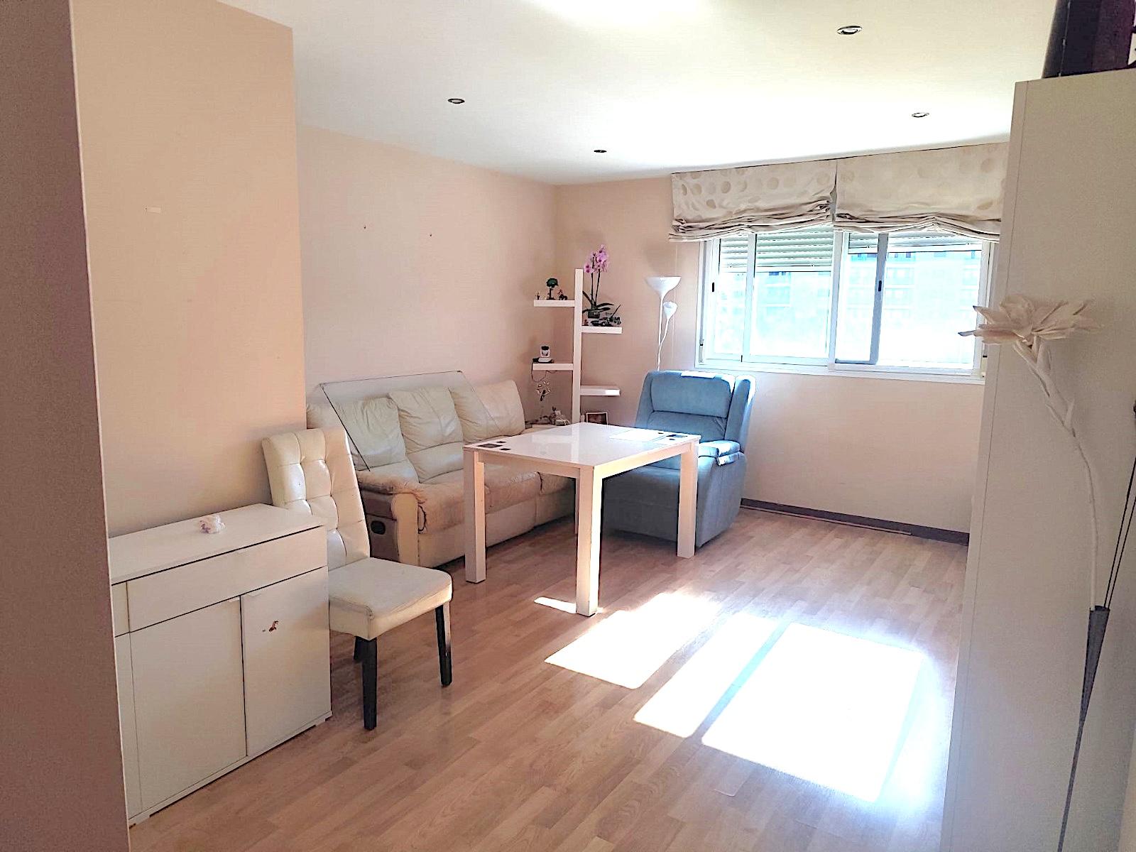 Imagen 3 Piso en venta en Cáceres / Zona de Junquillo