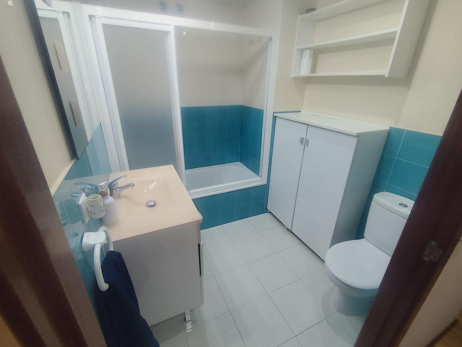 Imagen 4 Piso en venta en Cáceres / Zona de Junquillo