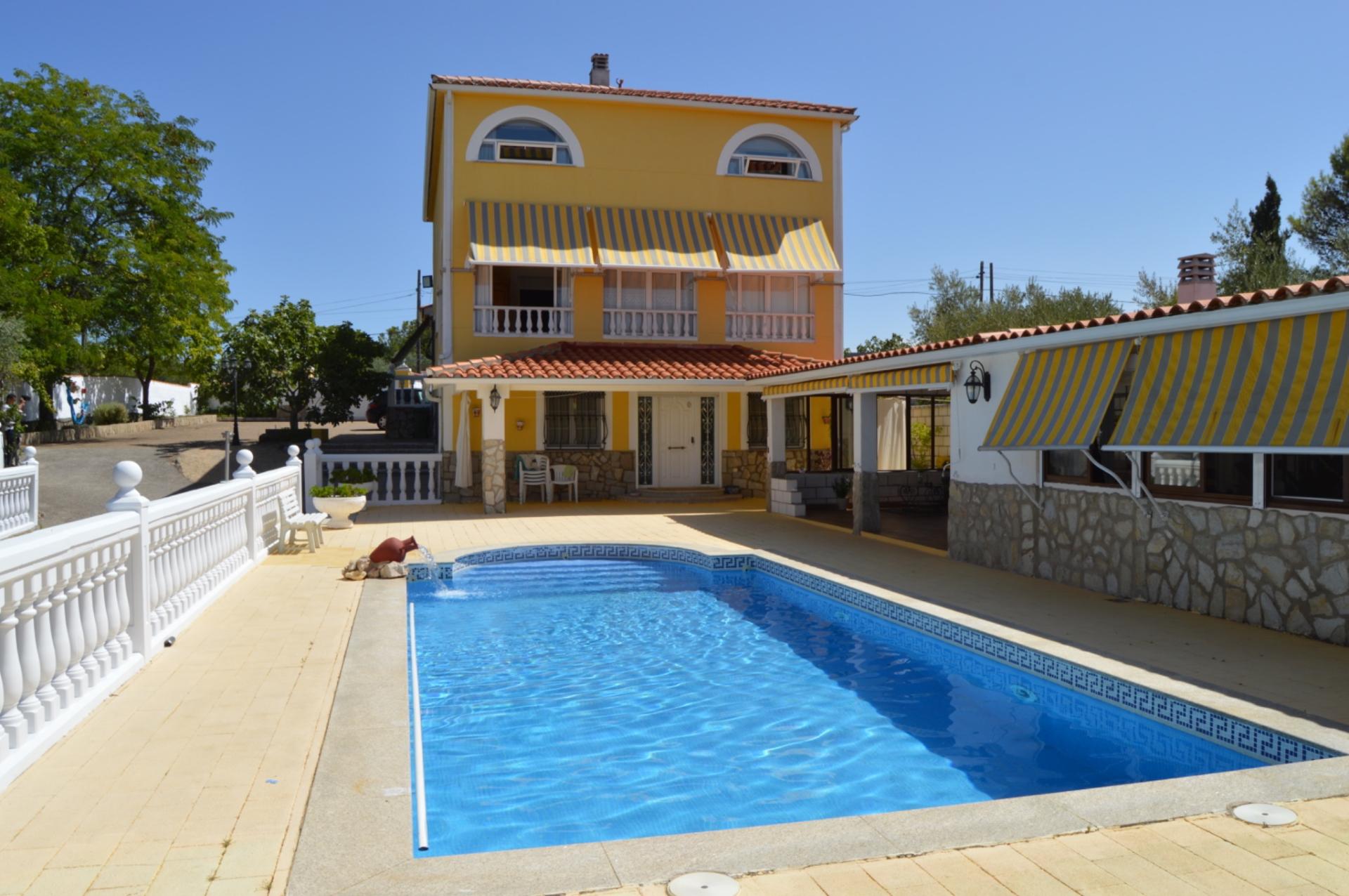 Imagen 4 Casa en venta en Malpartida De Cáceres / Urbanización Las Arenas 