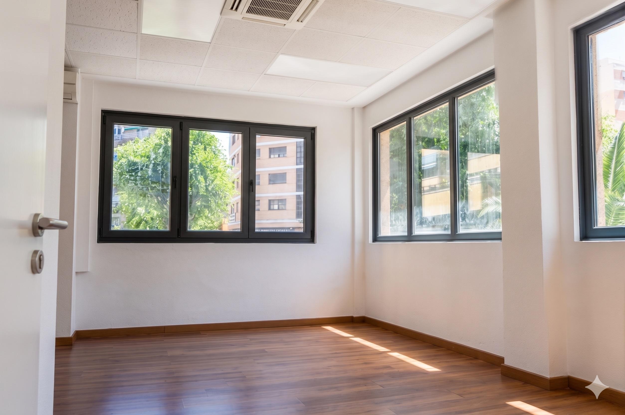Imagen 5 Oficina Comercial en venta en Cáceres / Zona de Múltiples