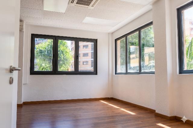 Imagen 5 Inmueble 304831 - Oficina Comercial en venta en Cáceres / Zona de Múltiples