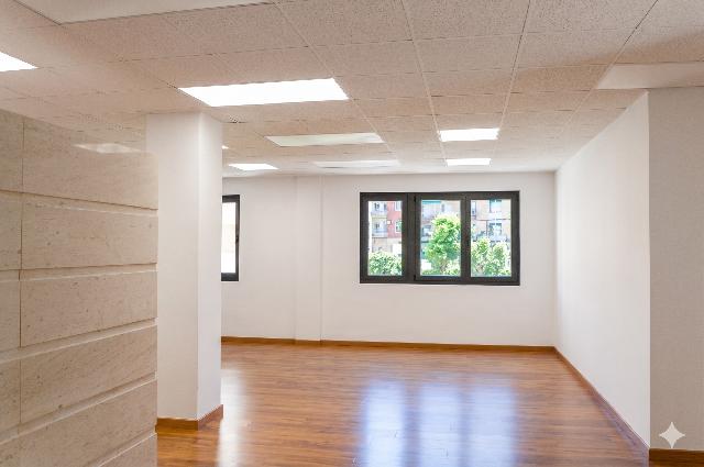 Imagen 4 Inmueble 304831 - Oficina Comercial en venta en Cáceres / Zona de Múltiples