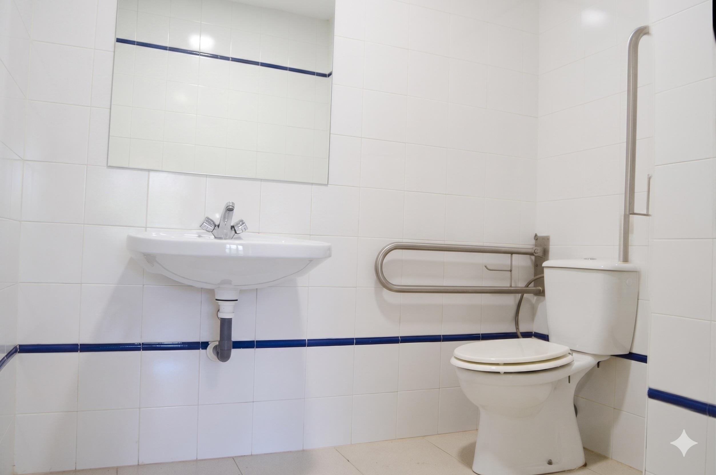 Imagen 10 Oficina Comercial en venta en Cáceres / Zona de Múltiples