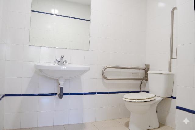 Imagen 10 Inmueble 304831 - Oficina Comercial en venta en Cáceres / Zona de Múltiples