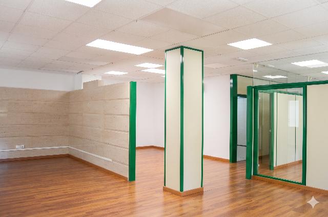 Imagen 2 Inmueble 304831 - Oficina Comercial en venta en Cáceres / Zona de Múltiples
