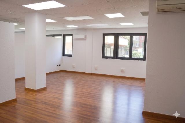 Imagen 9 Inmueble 304831 - Oficina Comercial en venta en Cáceres / Zona de Múltiples